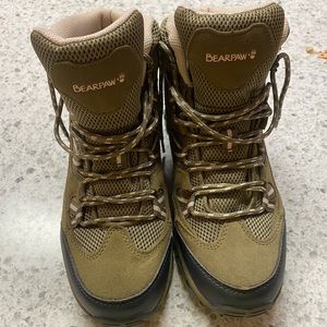 Bearpaw hiking boots size 10